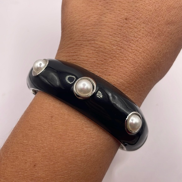 Cookie Lee Black Faux Pearl Large Cuff Bangle Statement Bracelet - Picture 1 of 4